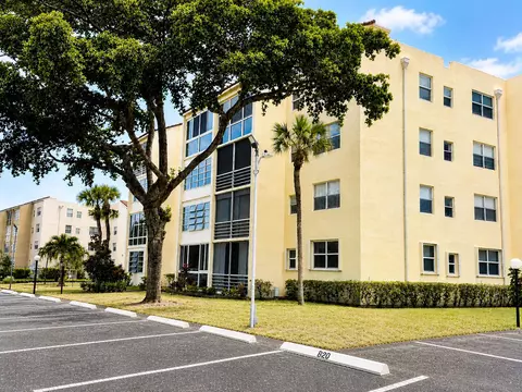2831 Somerset Dr #305, Lauderdale Lakes, FL 33311
