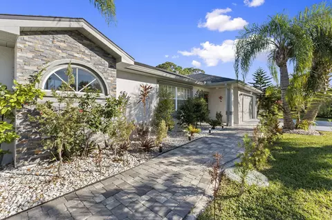 2471 SE Leithgow St, Port Saint Lucie, FL 34952