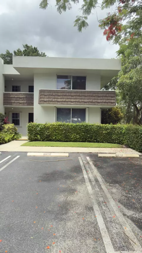 4031 N Cypress Dr #101, Pompano Beach, FL 33069