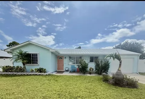 1751 SE Mansfield St, Port Saint Lucie, FL 34952