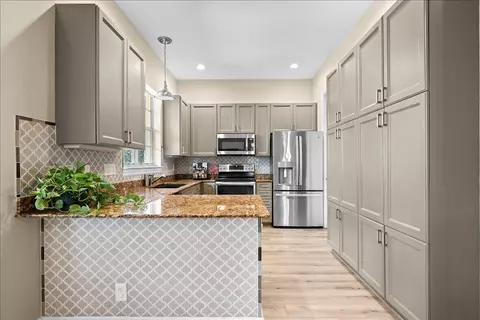 Kitchen - 133 Sugarberry Dr, Jupiter, FL 33458 photo 1 of 2