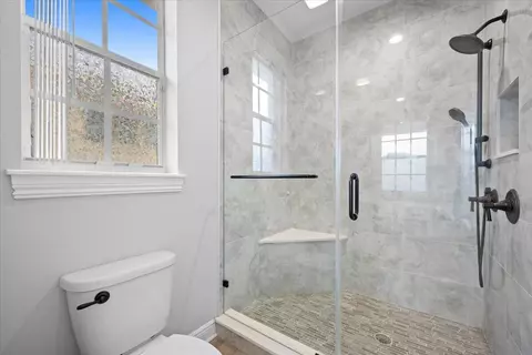 Bath - 133 Sugarberry Dr, Jupiter, FL 33458 photo 2 of 4