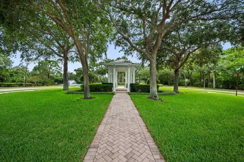 View/Area - 133 Sugarberry Dr, Jupiter, FL 33458 photo 9 of 10