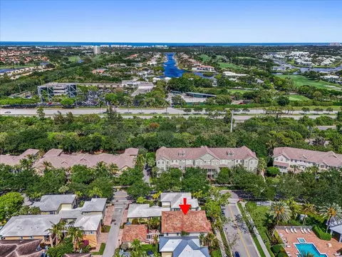 View/Area - 133 Sugarberry Dr, Jupiter, FL 33458 photo 6 of 10