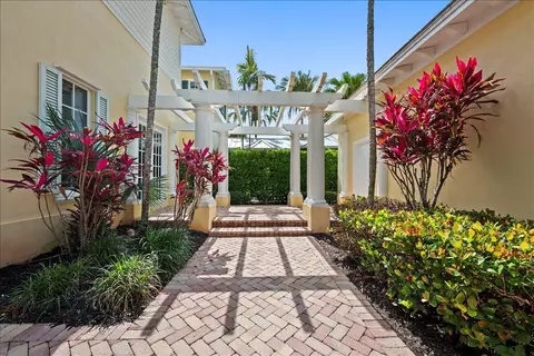 Exterior - 133 Sugarberry Dr, Jupiter, FL 33458 photo 4 of 6