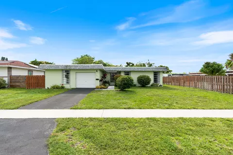 7815 NW 68th Ter, Tamarac, FL 33321