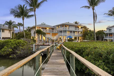8 Herons Nest, Sewalls Point, FL 34996