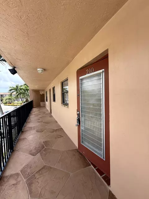 10300 NW 30th Ct #210, Sunrise, FL 33322