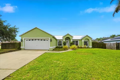 6208 NW Kukui Ct, Port Saint Lucie, FL 34983