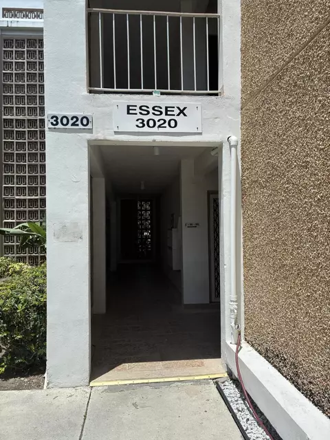 3020 NE 16th Ave #102, Oakland Park, FL 33334