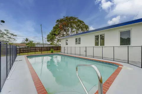 840 Bradley St, West Palm Beach, FL 33405