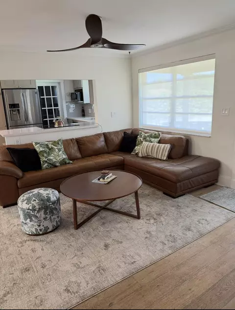 Living - 20 E Windsor Rd E, Jupiter, FL 33469 photo 1 of 1