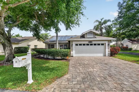 4200 Grove Park Ln, Boynton Beach, FL 33436