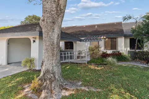 10197 Kinswood Rd, Boynton Beach, FL 33437