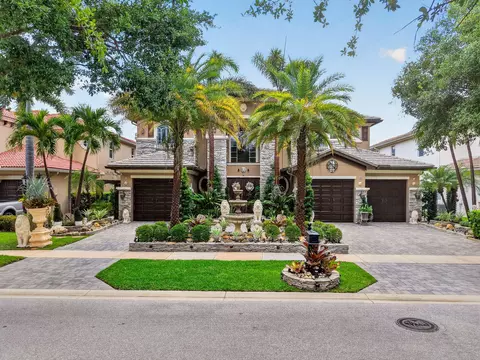 611 Edgebrook Ln, Royal Palm Beach, FL 33411