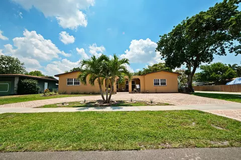 8350 NW 23rd St, Pembroke Pines, FL 33024