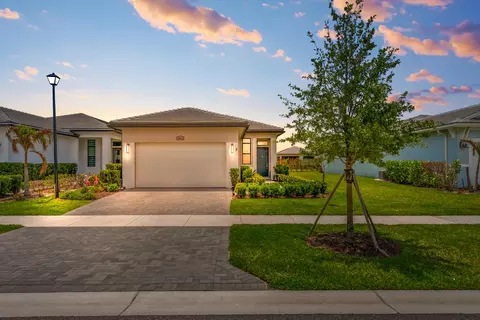 9013 SW Vetta Way, Port Saint Lucie, FL 34987