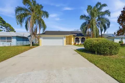 1371 SE Airoso Blvd, Port Saint Lucie, FL 34983