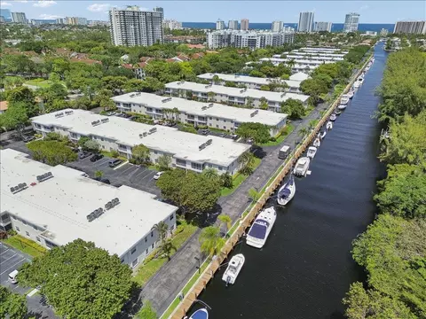 6379 Bay Club Dr #2, Fort Lauderdale, FL 33308