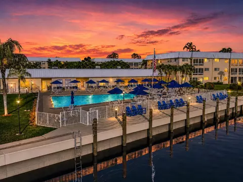 25 Colonial Club Dr #101, Boynton Beach, FL 33435