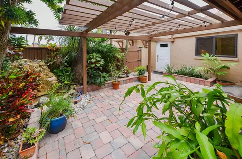 6548 Patio Ln, Boca Raton, FL 33433