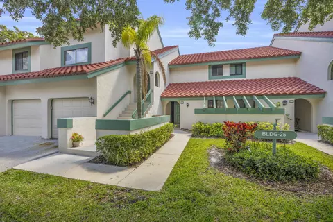 25 Lexington Ln W #F, Palm Beach Gardens, FL 33418