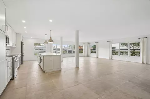 5100 Bayview Dr #106, Fort Lauderdale, FL 33308