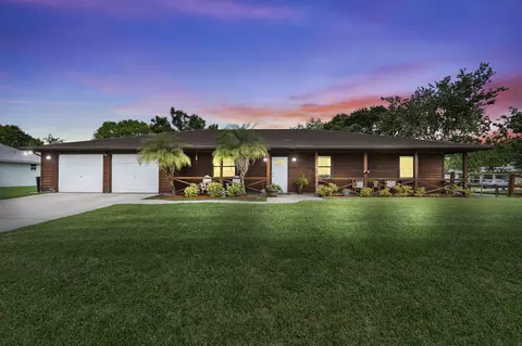 210 Deerwood Ln, Fort Pierce, FL 34947