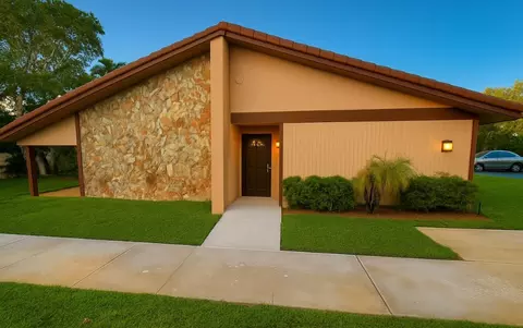 5042 Sheridan St, Hollywood, FL 33021