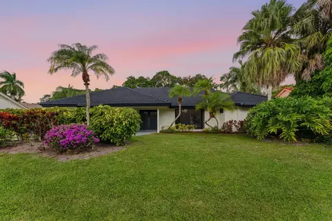 2 Dunbar Rd, Palm Beach Gardens, FL 33418