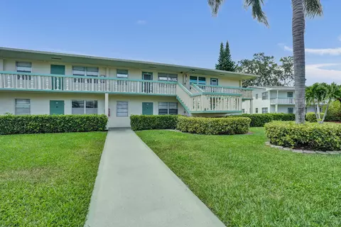 358 Oakridge T #358, Deerfield Beach, FL 33442
