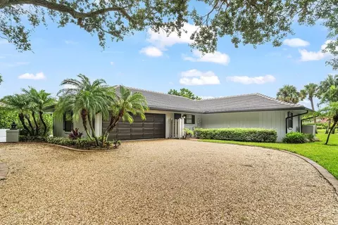 10158 SE Acorn Way, Jupiter, FL 33469