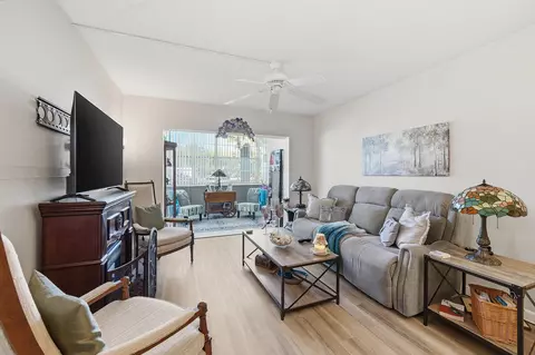 3130 Holiday Springs Blvd #103, Margate, FL 33063