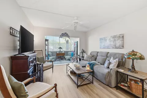 3130 Holiday Springs Blvd #103, Margate, FL 33063