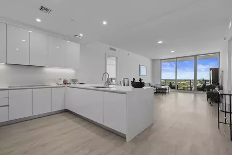 220 Lake Shore Dr #1913, Lake Park, FL 33403