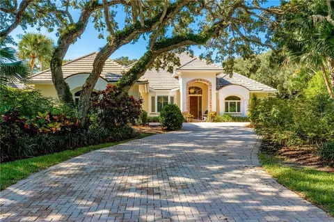31 S White Jewel Ct, Vero Beach, FL 32963