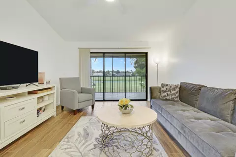 Living - 1112 Keystone Dr N #A, Jupiter, FL 33458 photo 2 of 5