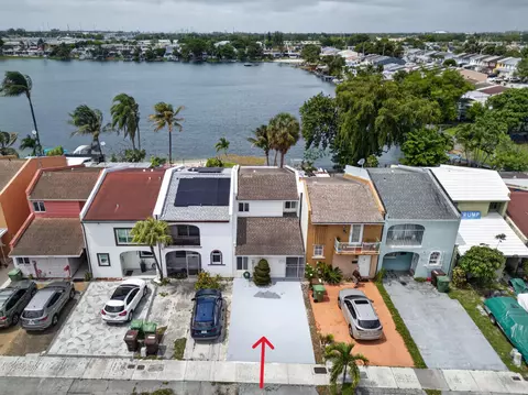 1819 W 68th St, Hialeah, FL 33014