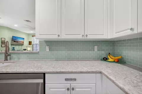 Kitchen - 4345 Parkside Dr, Jupiter, FL 33458 photo 9 of 9