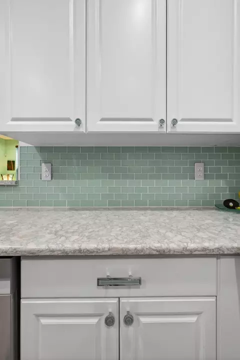 Kitchen - 4345 Parkside Dr, Jupiter, FL 33458 photo 8 of 9