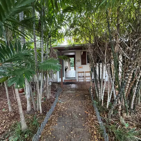 1734 NE 38th St, Oakland Park, FL 33334