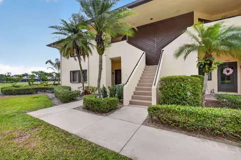 6503 SE Williamsburg Dr #201, Hobe Sound, FL 33455