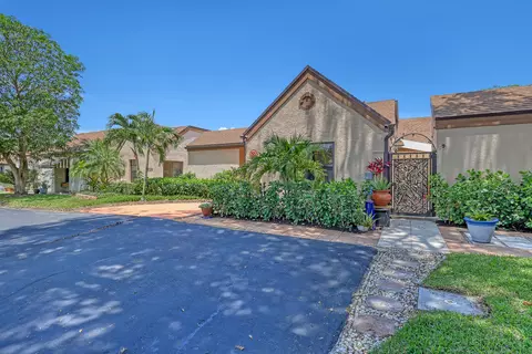5203 Peppercorn St, Palm Beach Gardens, FL 33418