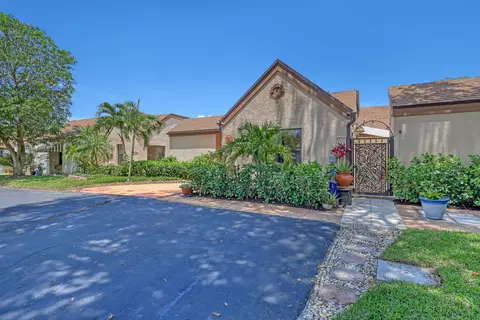 5203 Peppercorn St, Palm Beach Gardens, FL 33418