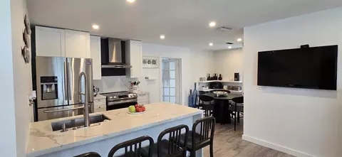 330 NE 59th Ct, Oakland Park, FL 33334