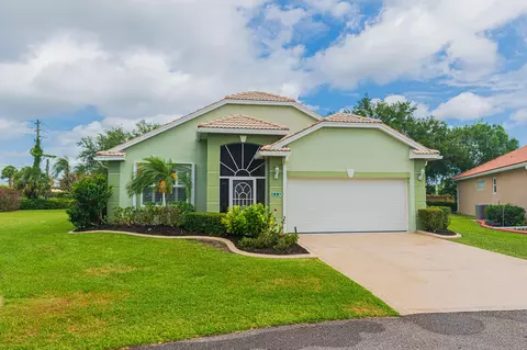 880 NW Sarria Ct, Port Saint Lucie, FL 34986