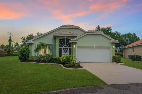880 NW Sarria Ct, Port Saint Lucie, FL 34986