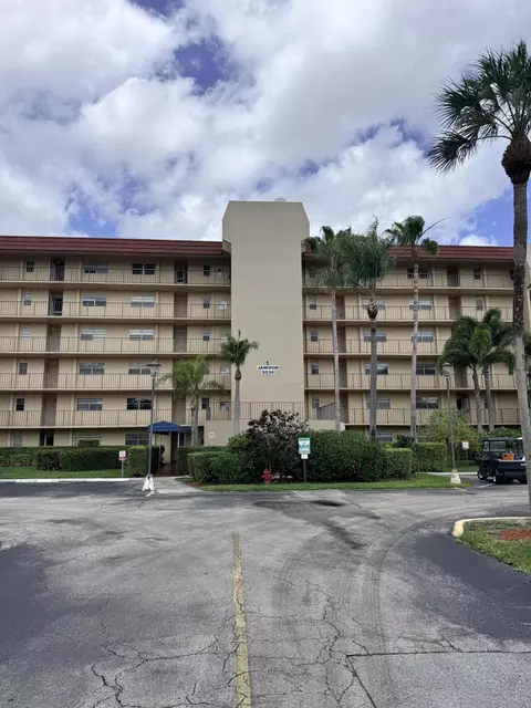 3836 Via Poinciana #306, Lake Worth, FL 33467