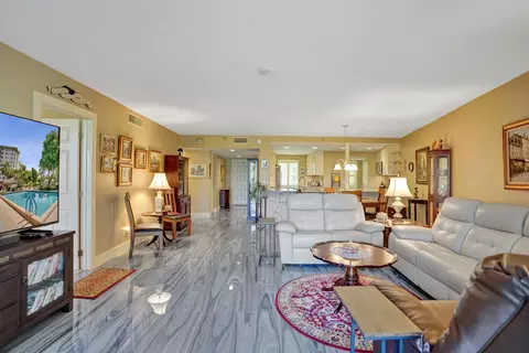 3499 Oaks Way UNIT 205, Pompano Beach, FL 33069