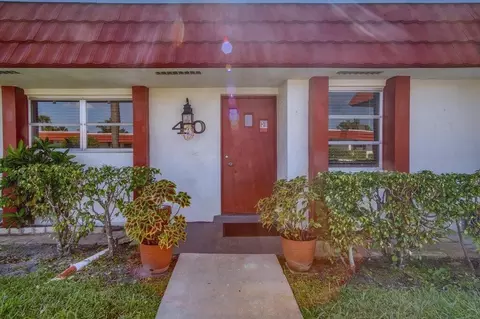 5800 W Fernley Dr W #40, Greenacres, FL 33415